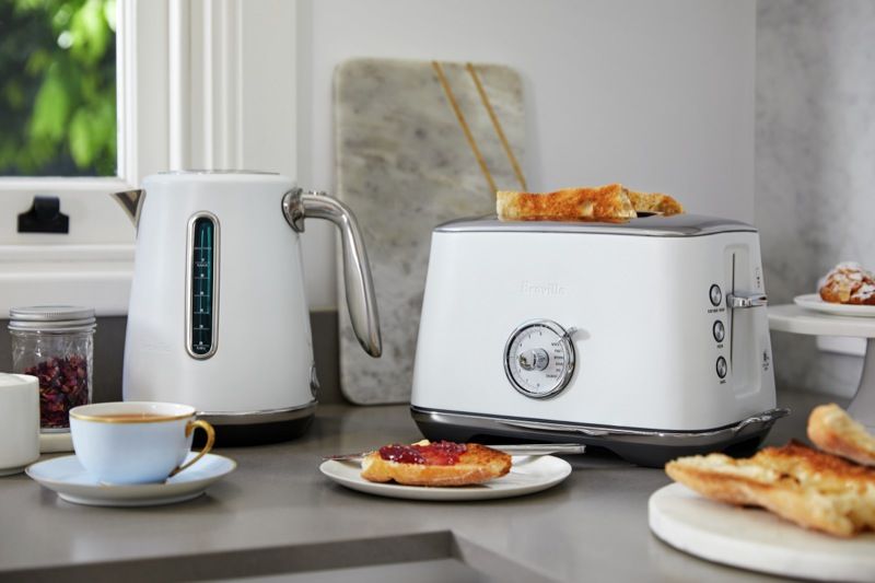 swan retro kettle and toaster black