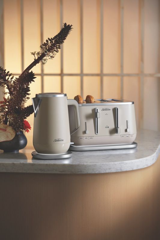 cream ceramic kettle